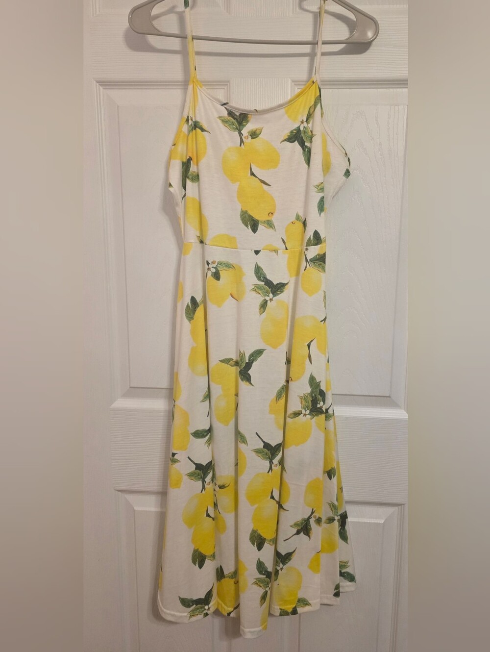 Women's Yellow Lemon Print White Sundress for Casual Wear - Medium